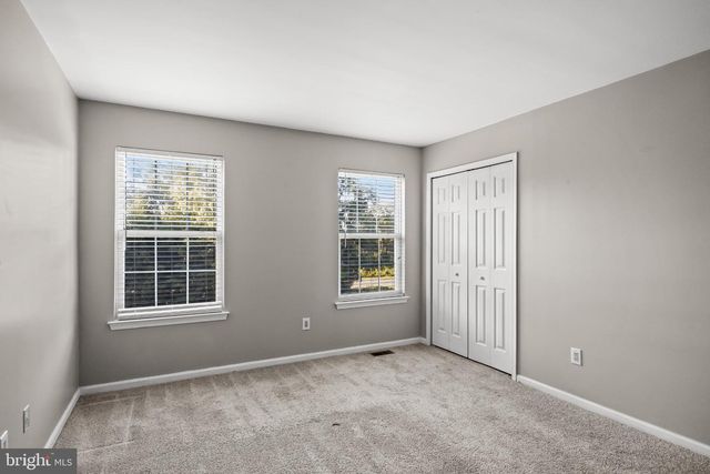 5704 ESSEX LN, Mount Laurel, NJ 08054