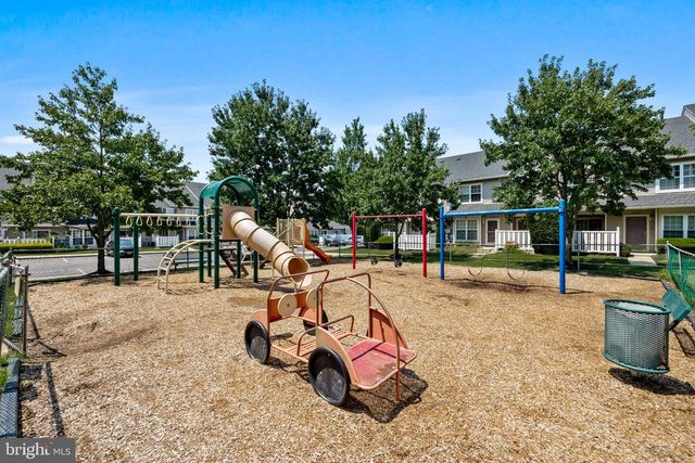 5704 ESSEX LN, Mount Laurel, NJ 08054