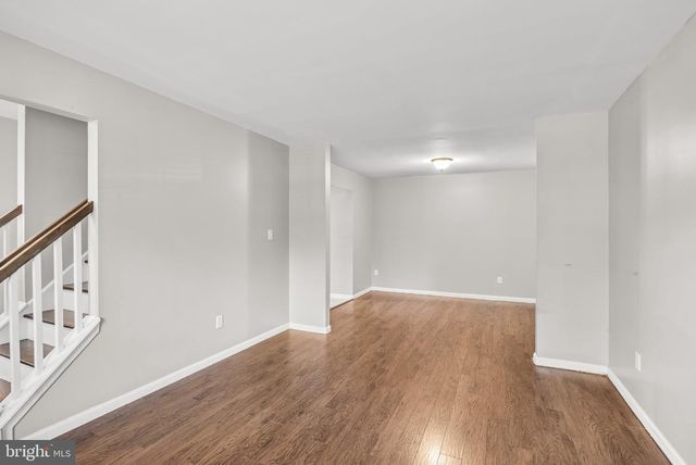 5704 ESSEX LN, Mount Laurel, NJ 08054