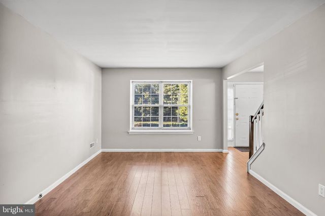 5704 ESSEX LN, Mount Laurel, NJ 08054