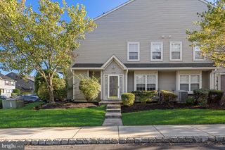 5704 ESSEX LN, Mount Laurel, NJ 08054