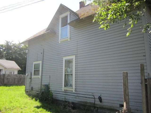 1725 Se MILL St, Roseburg, OR 97470