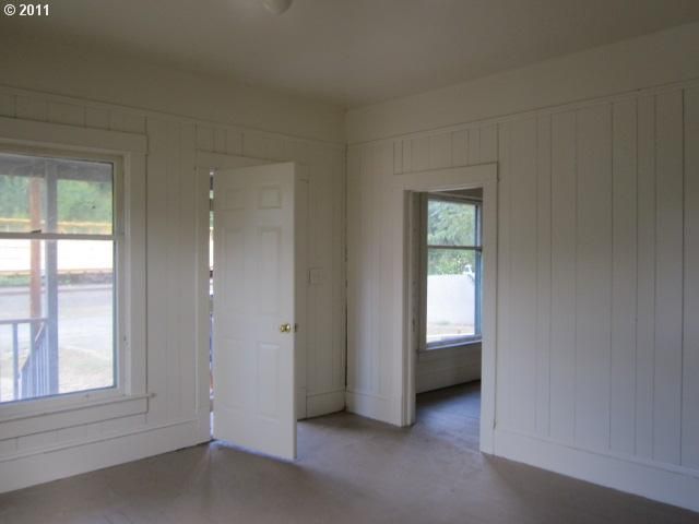 1725 Se MILL St, Roseburg, OR 97470