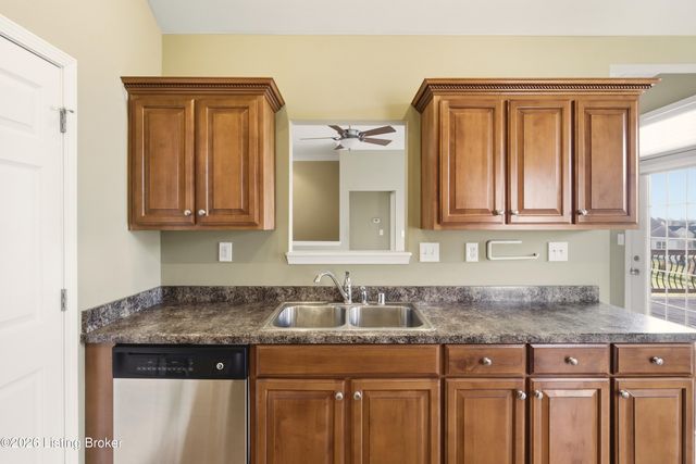 4608 Heritage Manor, Crestwood, KY 40014