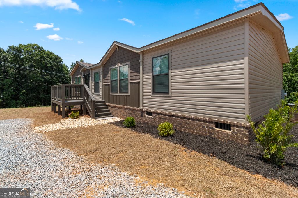 654 Robertson Loop Road, Clarkesville, GA 30523 — photo 4