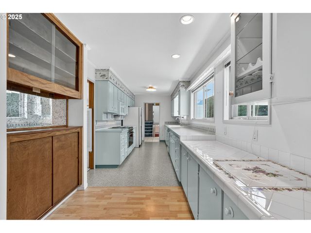 5615 E MAIN St, Hillsboro, OR 97123