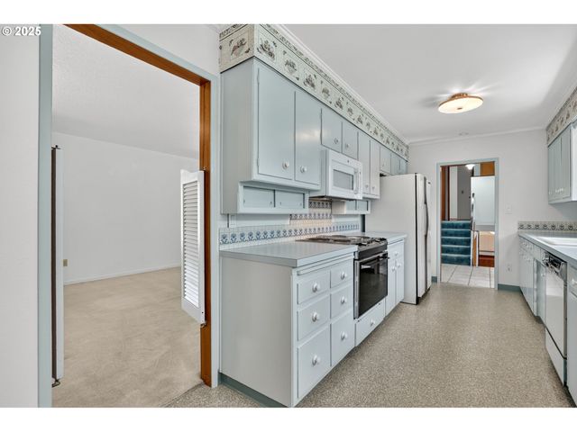 5615 E MAIN St, Hillsboro, OR 97123