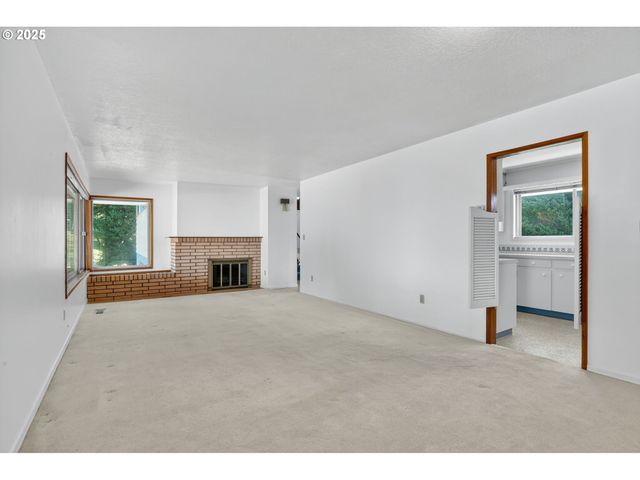 5615 E MAIN St, Hillsboro, OR 97123