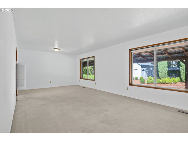 5615 E MAIN St, Hillsboro, OR 97123