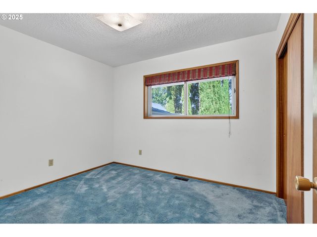 5615 E MAIN St, Hillsboro, OR 97123