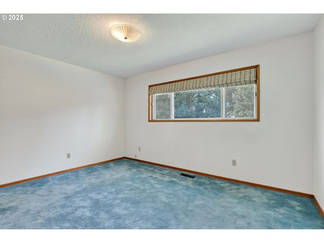 5615 E MAIN St, Hillsboro, OR 97123