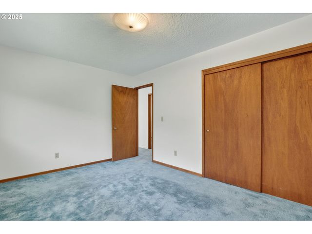 5615 E MAIN St, Hillsboro, OR 97123