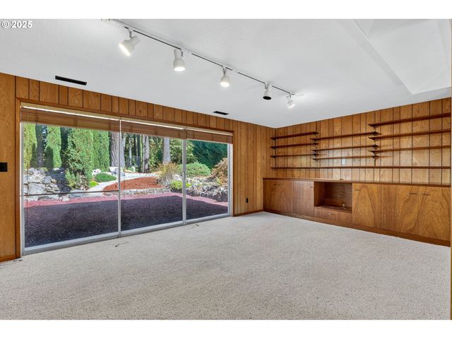 5615 E MAIN St, Hillsboro, OR 97123