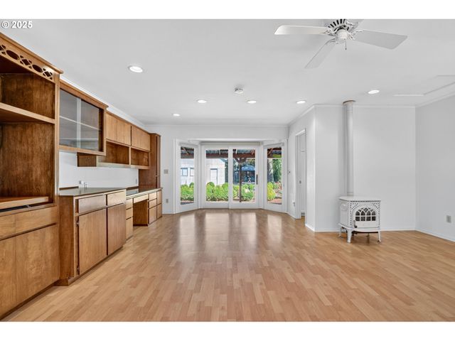 5615 E MAIN St, Hillsboro, OR 97123