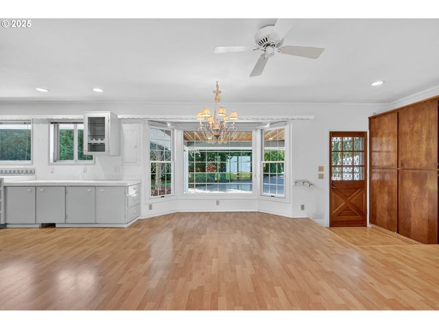 5615 E MAIN St, Hillsboro, OR 97123