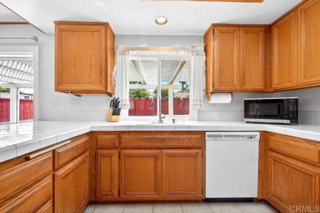 792 Foxwood Drive, Oceanside, CA 92057