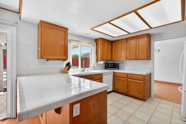 792 Foxwood Drive, Oceanside, CA 92057
