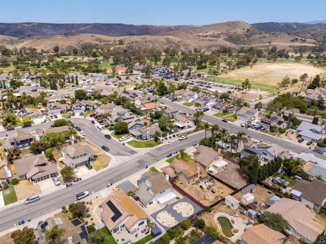 792 Foxwood Drive, Oceanside, CA 92057
