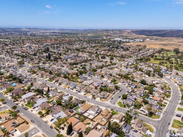 792 Foxwood Drive, Oceanside, CA 92057