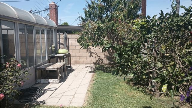 2213 Artesia St Street, Santa Ana, CA 92704