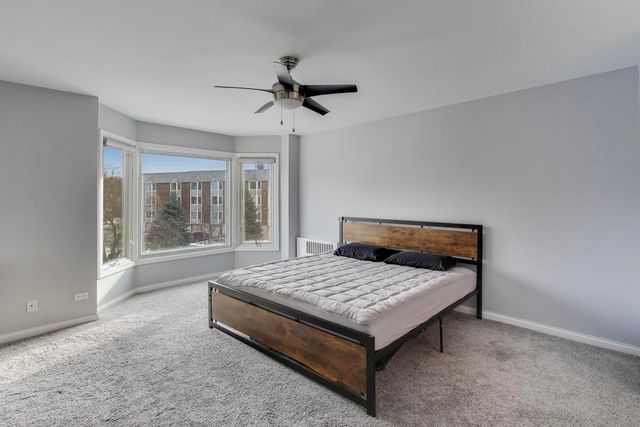 201 Thames Parkway 2K, Park Ridge, IL 60068