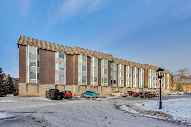201 Thames Parkway 2K, Park Ridge, IL 60068