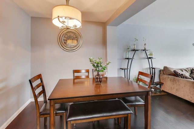 201 Thames Parkway 2K, Park Ridge, IL 60068