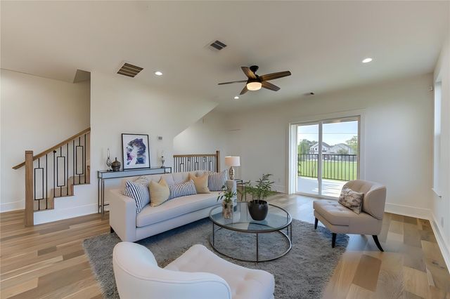 933 E 40 1/2 St Street, Houston, TX 77022