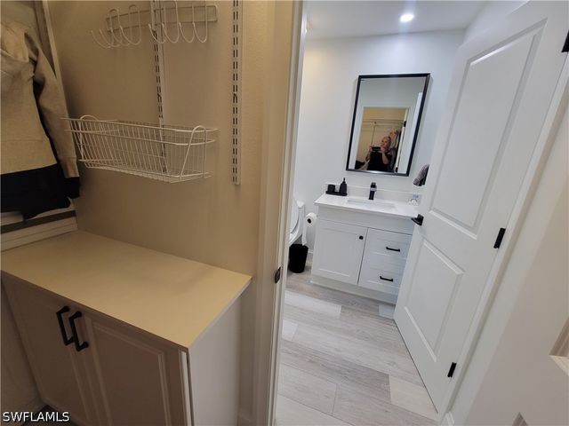 1190 Yesica Ann CIR B-204, Naples, FL 34110