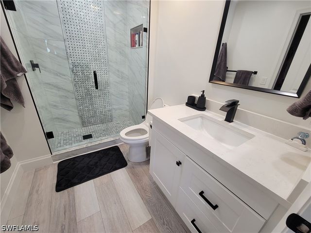 1190 Yesica Ann CIR B-204, Naples, FL 34110