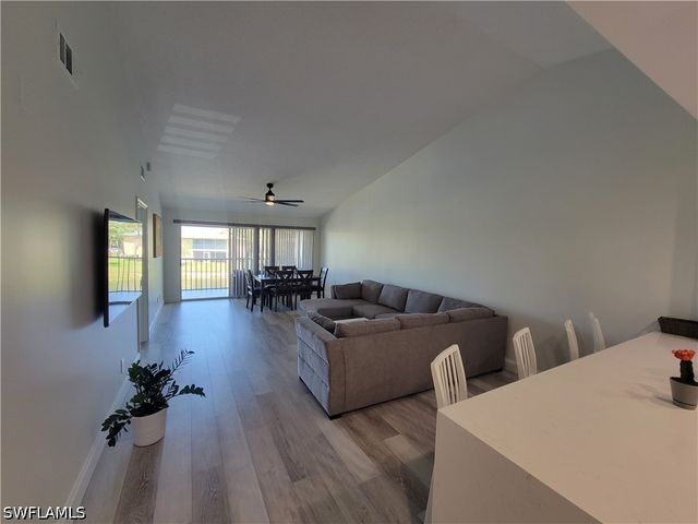 1190 Yesica Ann CIR B-204, Naples, FL 34110