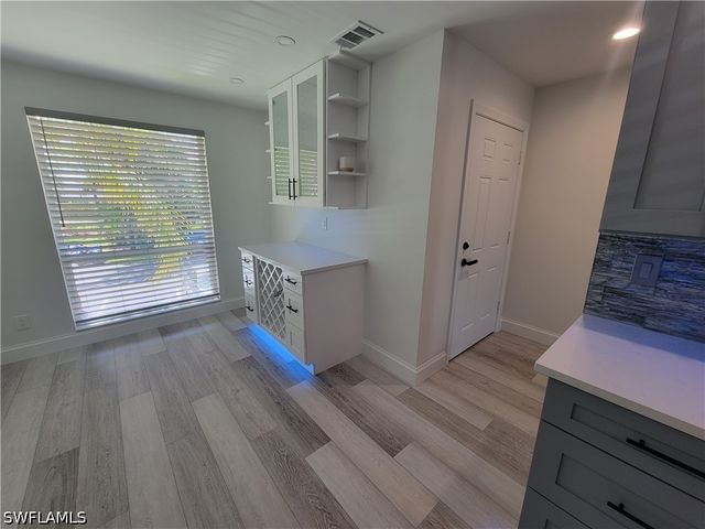 1190 Yesica Ann CIR B-204, Naples, FL 34110