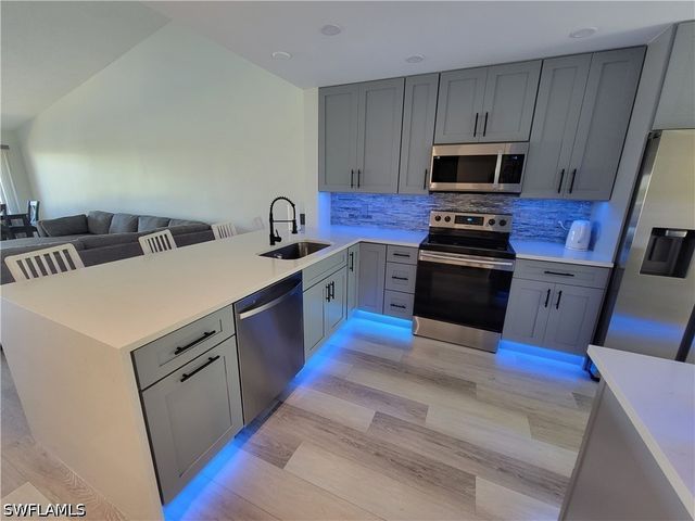 1190 Yesica Ann CIR B-204, Naples, FL 34110