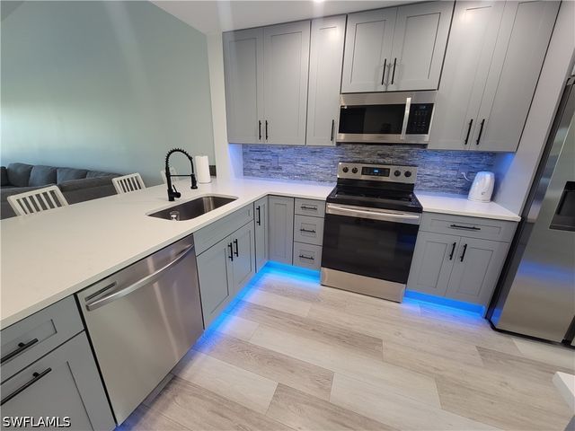 1190 Yesica Ann CIR B-204, Naples, FL 34110
