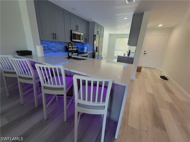 1190 Yesica Ann CIR B-204, Naples, FL 34110