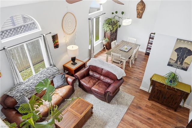 3325 Barberry LN, Virginia Beach, VA 23453