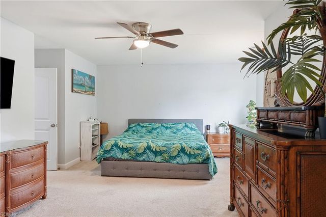 3325 Barberry LN, Virginia Beach, VA 23453