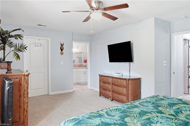 3325 Barberry LN, Virginia Beach, VA 23453