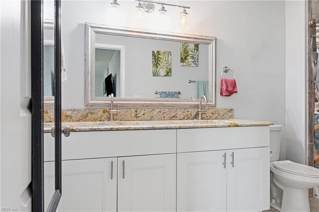 3325 Barberry LN, Virginia Beach, VA 23453
