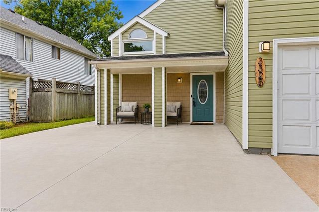 3325 Barberry LN, Virginia Beach, VA 23453