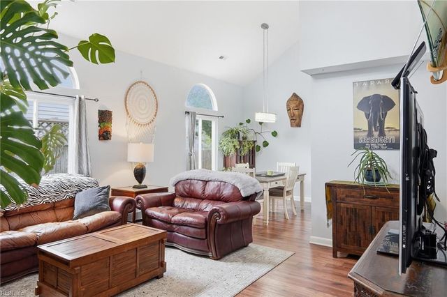 3325 Barberry LN, Virginia Beach, VA 23453