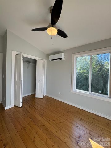 65 Moore Avenue, Asheville, NC 28806