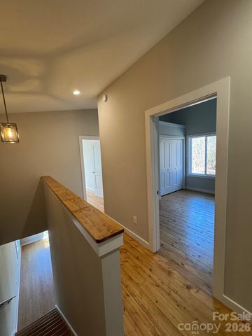 65 Moore Avenue, Asheville, NC 28806