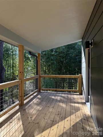 65 Moore Avenue, Asheville, NC 28806