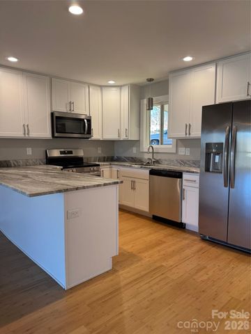 65 Moore Avenue, Asheville, NC 28806