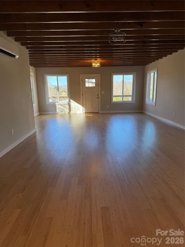 65 Moore Avenue, Asheville, NC 28806