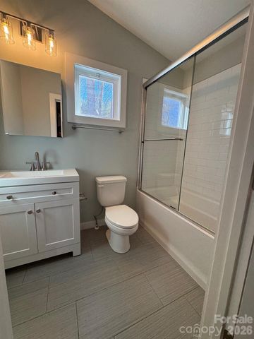 65 Moore Avenue, Asheville, NC 28806