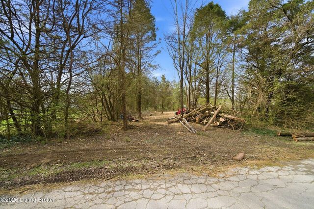 1828 Bass Cir, La Grange, KY 40031