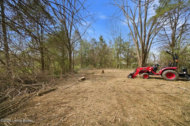 1828 Bass Cir, La Grange, KY 40031