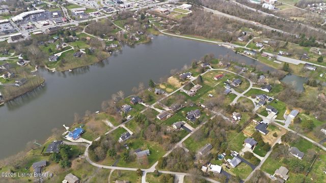 1828 Bass Cir, La Grange, KY 40031